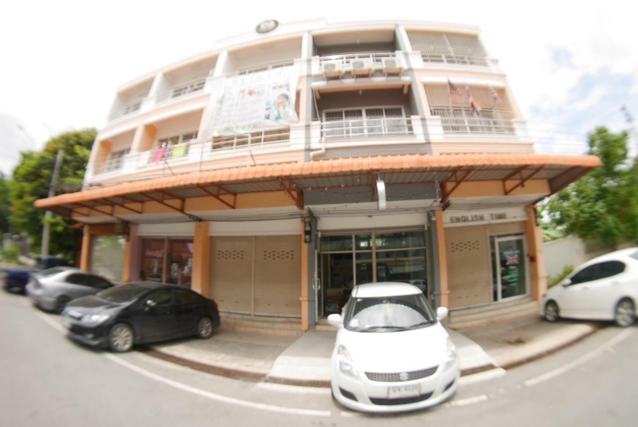 Fun Dee Hostel Ayutthaya Exterior photo
